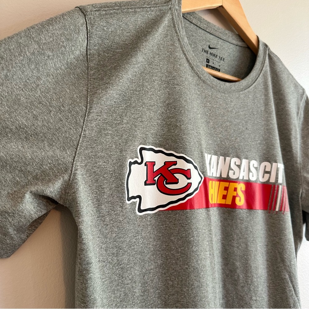 Nike Dri‑FIT Kansas City Chiefs Tee Women’s Medium Gray | NFL Performance Top - Picture 3 of 9